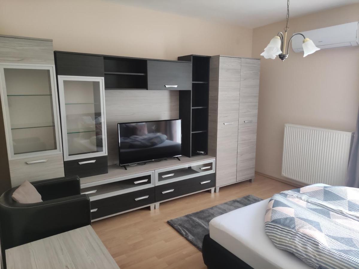 Zsanett Appartement Heviz Exterior foto