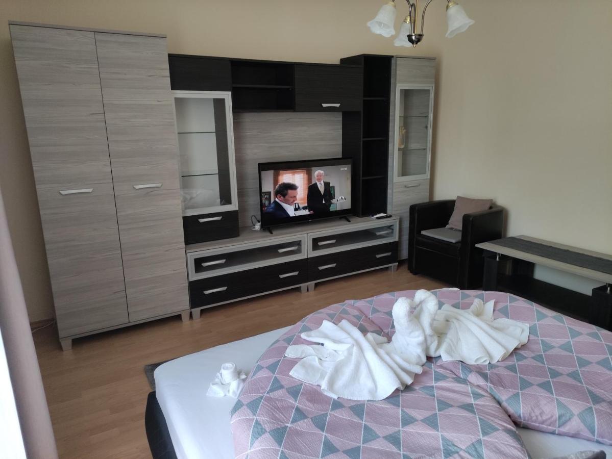 Zsanett Appartement Heviz Exterior foto