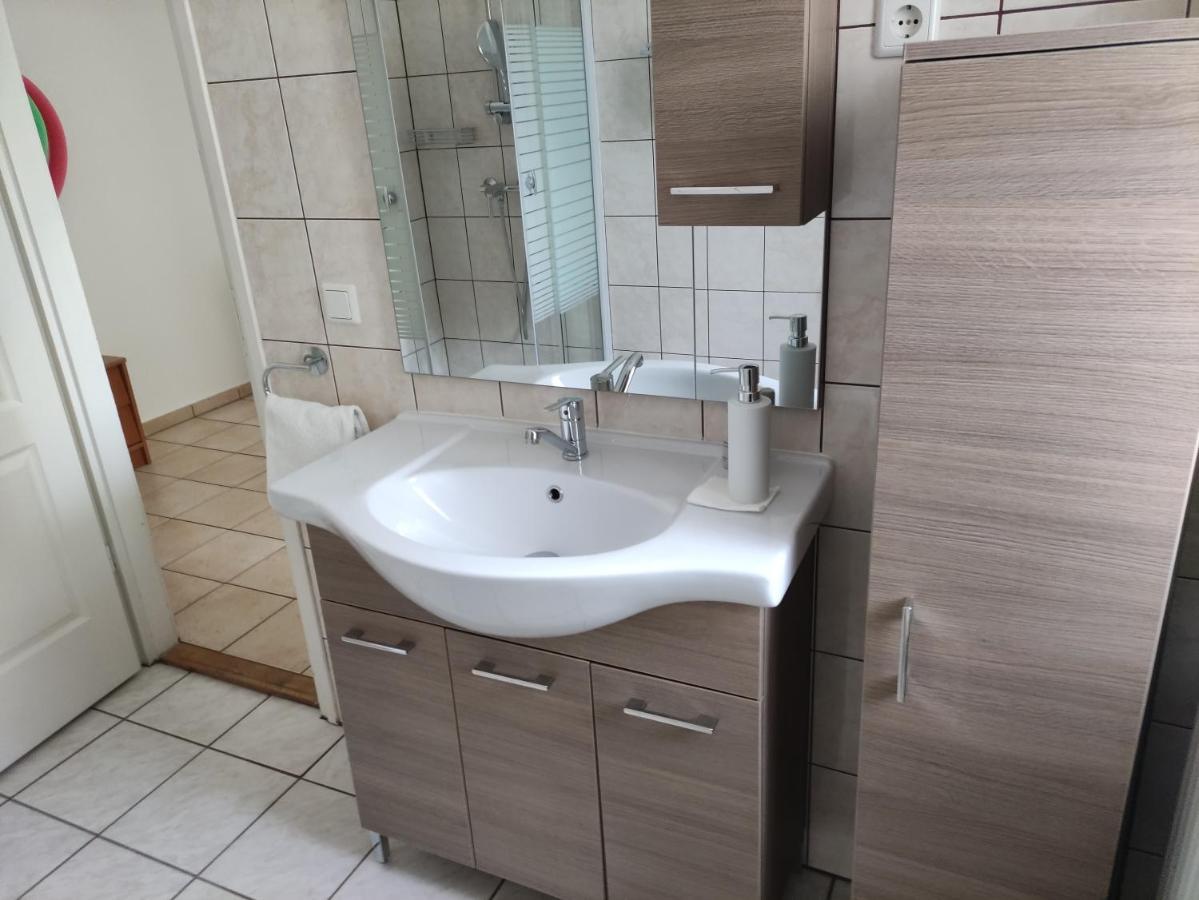 Zsanett Appartement Heviz Exterior foto