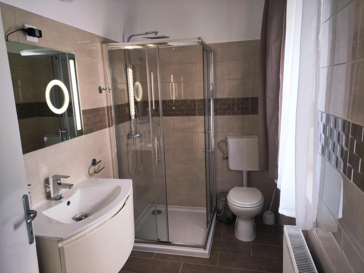 Zsanett Appartement Heviz Exterior foto