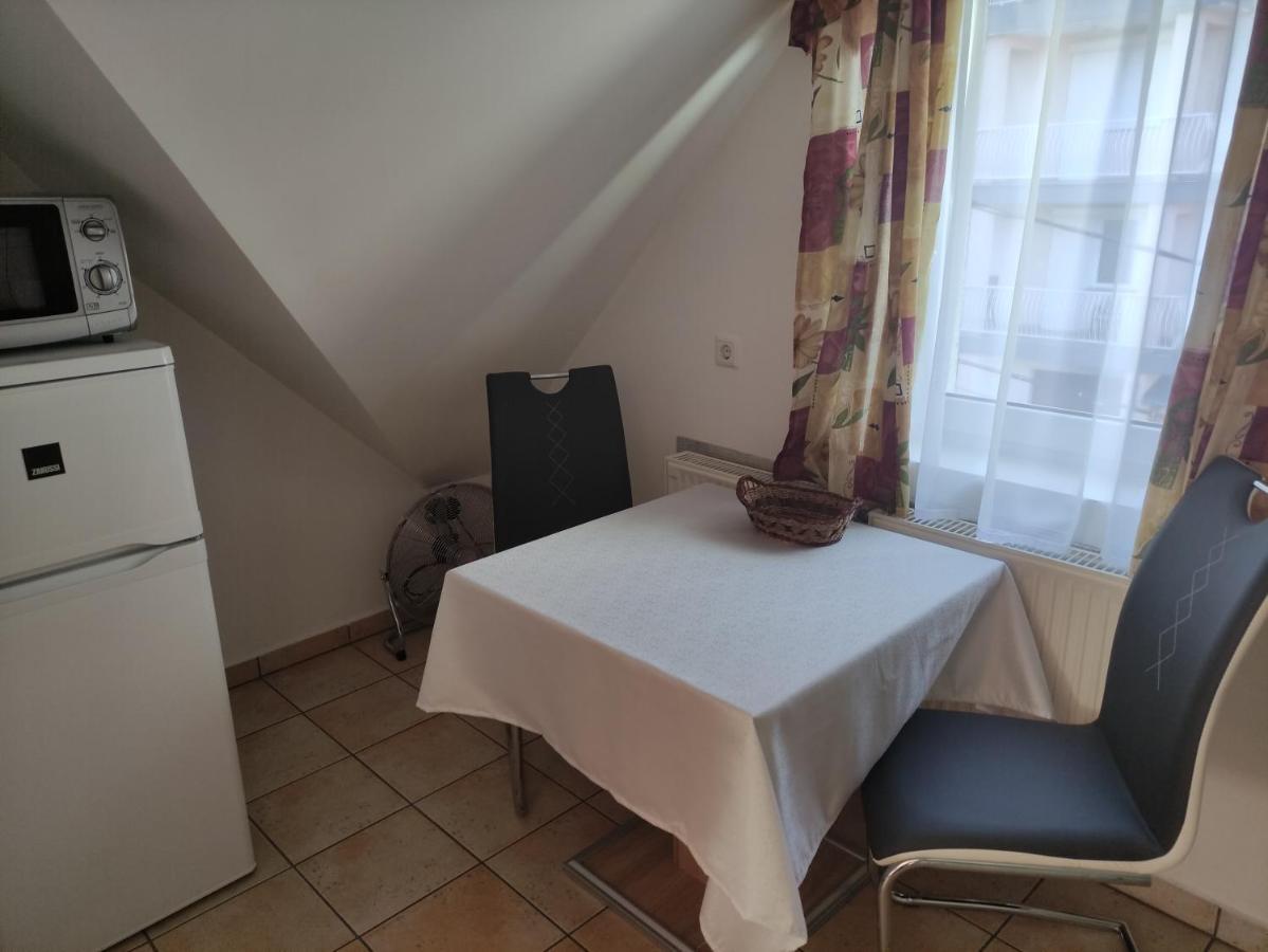 Zsanett Appartement Heviz Exterior foto