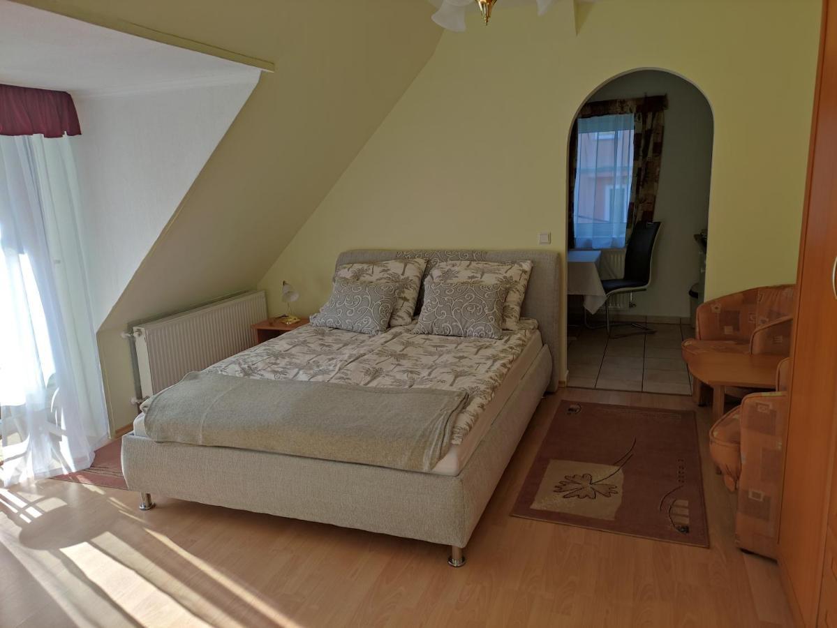 Zsanett Appartement Heviz Exterior foto