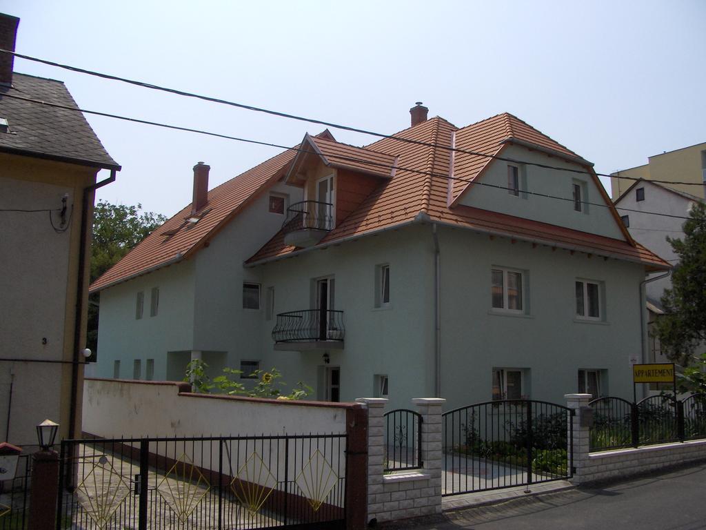 Zsanett Appartement Heviz Exterior foto